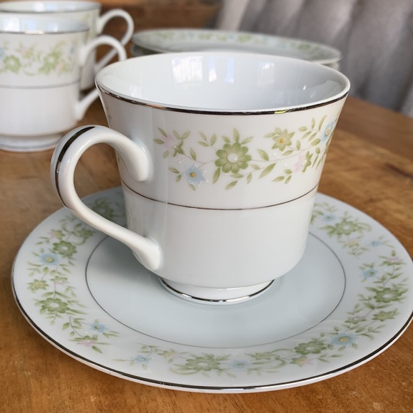 Royal Wentworth Pauline Teacup and Saucer - Picture 3 of 13
